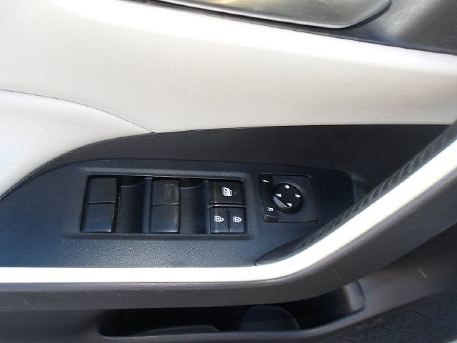 2019 Toyota RAV4 Hybrid XLE