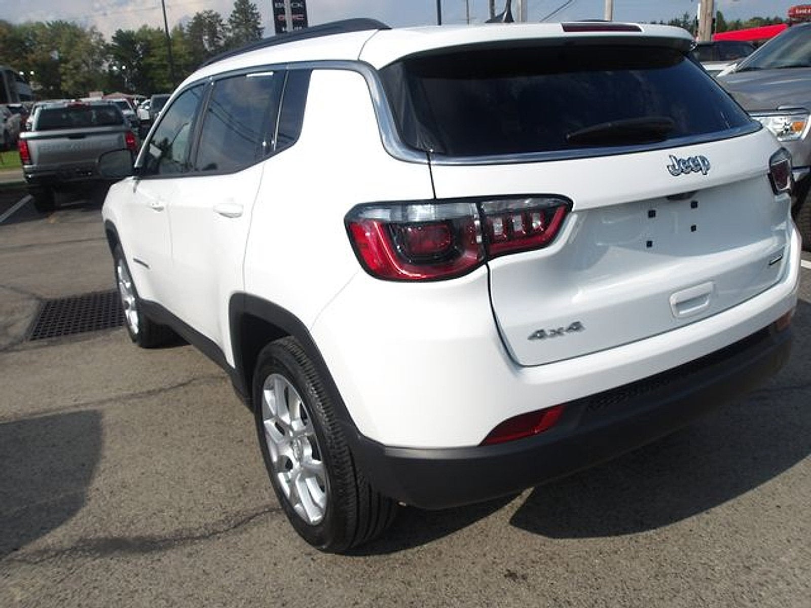 2023 Jeep Compass Latitude Lux