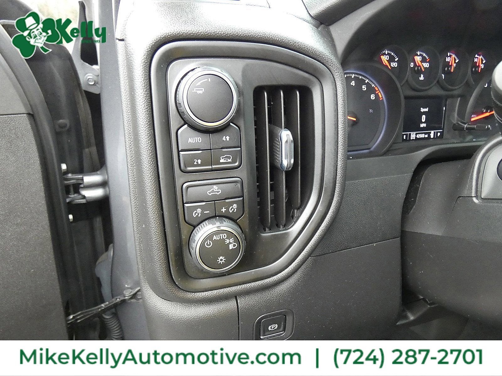 2022 Chevrolet SILVERADO Custom