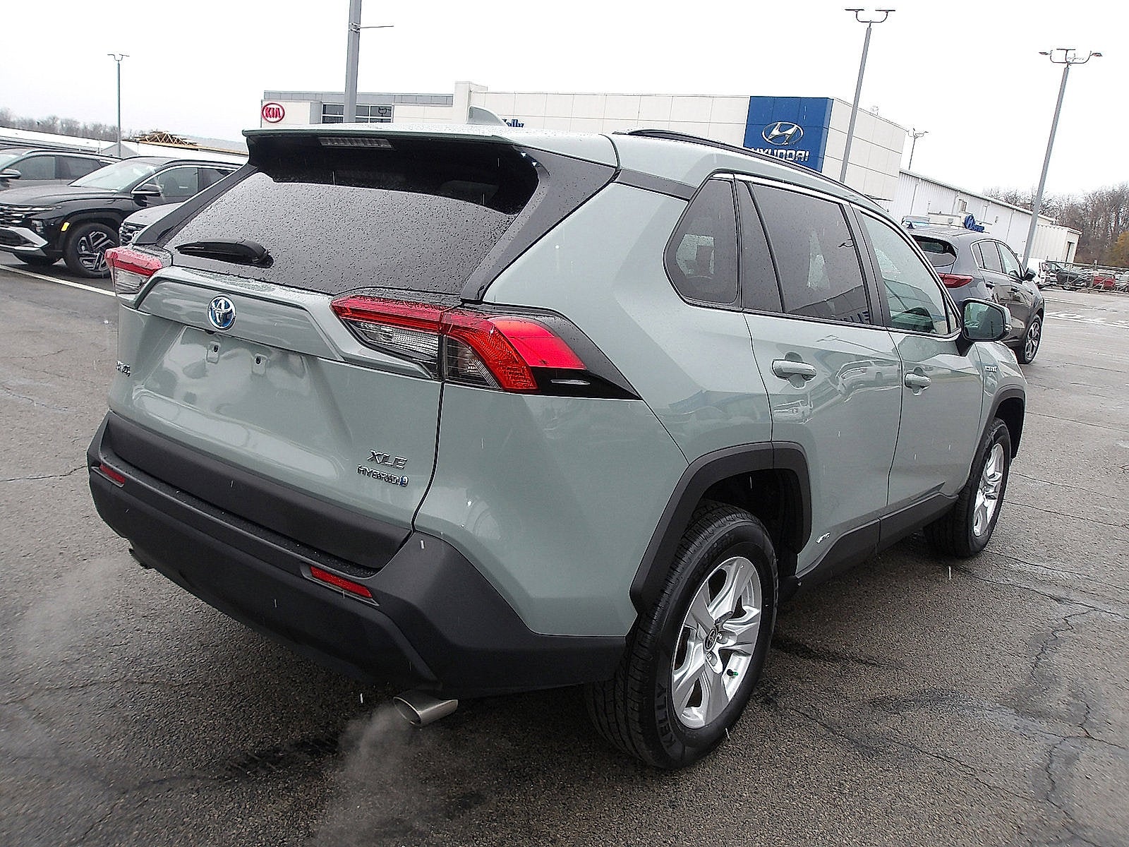 2021 Toyota RAV4 Hybrid XLE