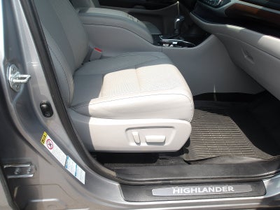 2016 Toyota Highlander Base