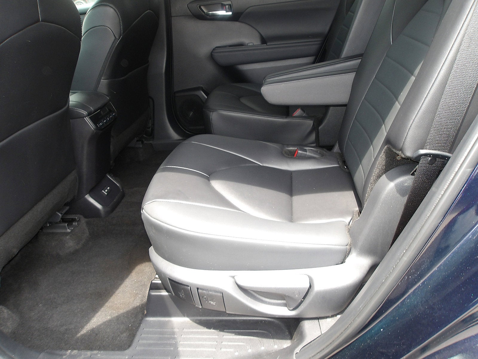 2024 Toyota Highlander Base