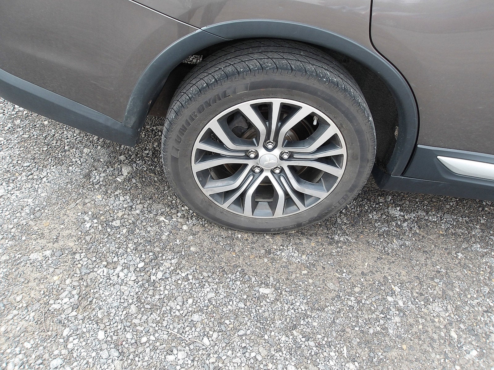 2016 Mitsubishi Outlander Base