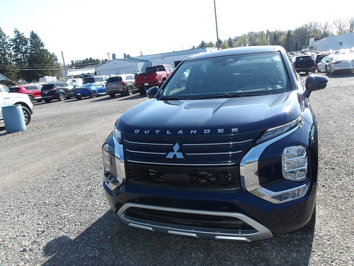 2023 Mitsubishi Outlander Base