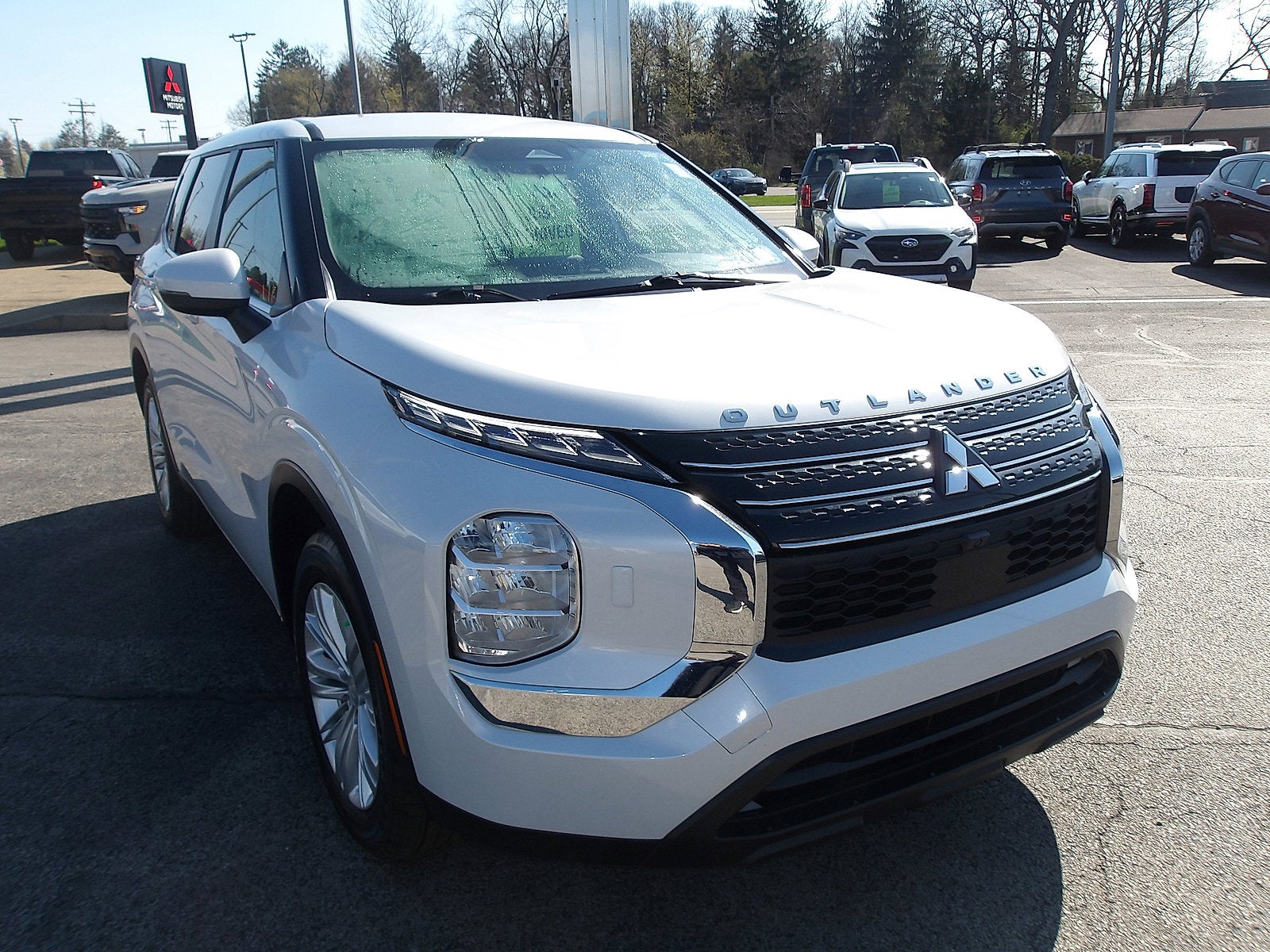 2024 Mitsubishi Outlander ES