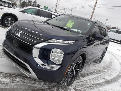 2023 Mitsubishi Outlander Base