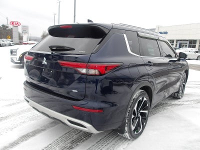 2023 Mitsubishi Outlander Base