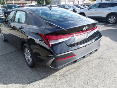 2025 Hyundai Elantra SE