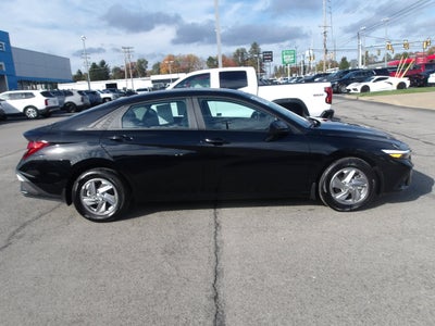 2025 Hyundai Elantra SE