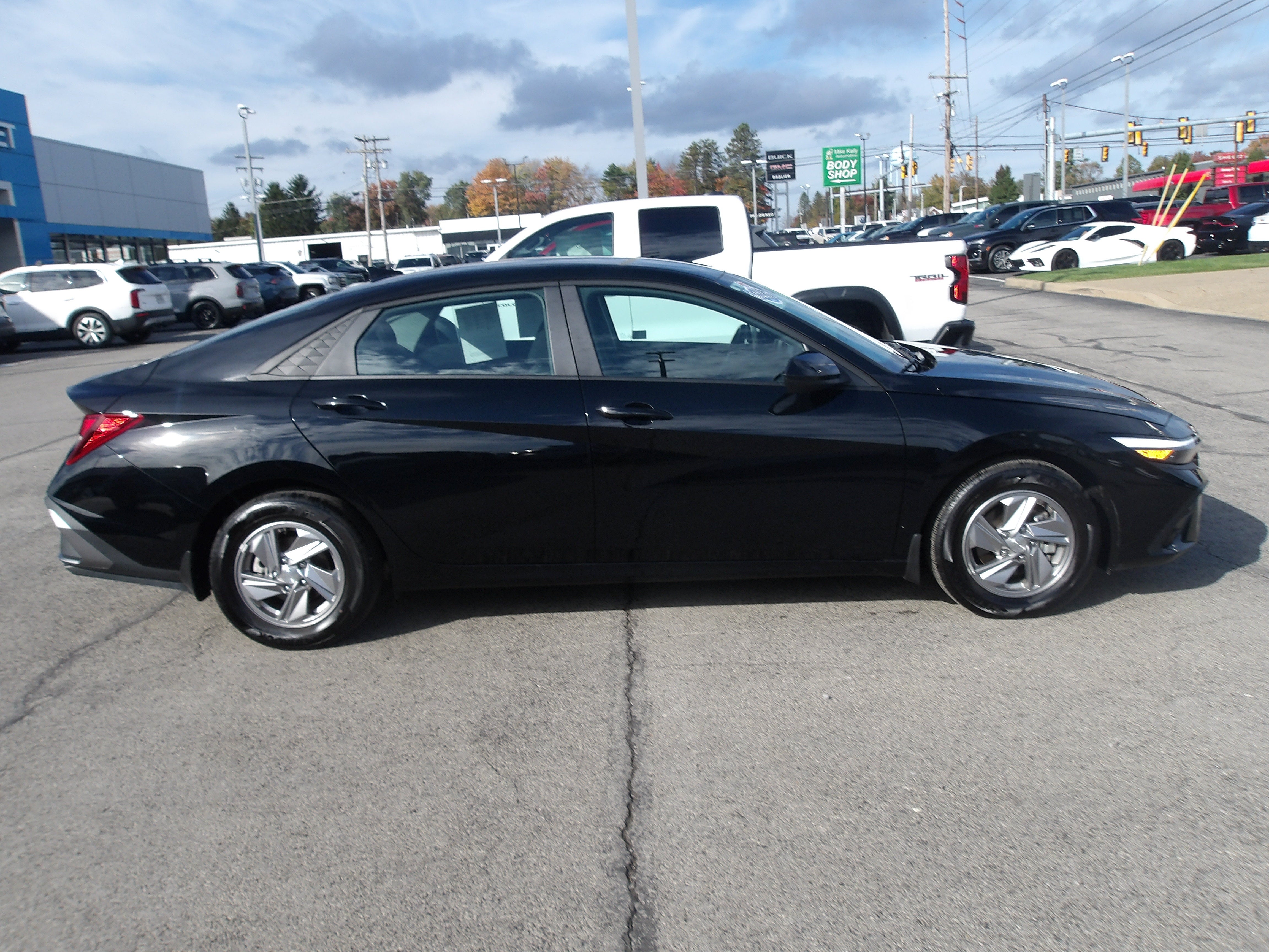 2025 Hyundai Elantra SE