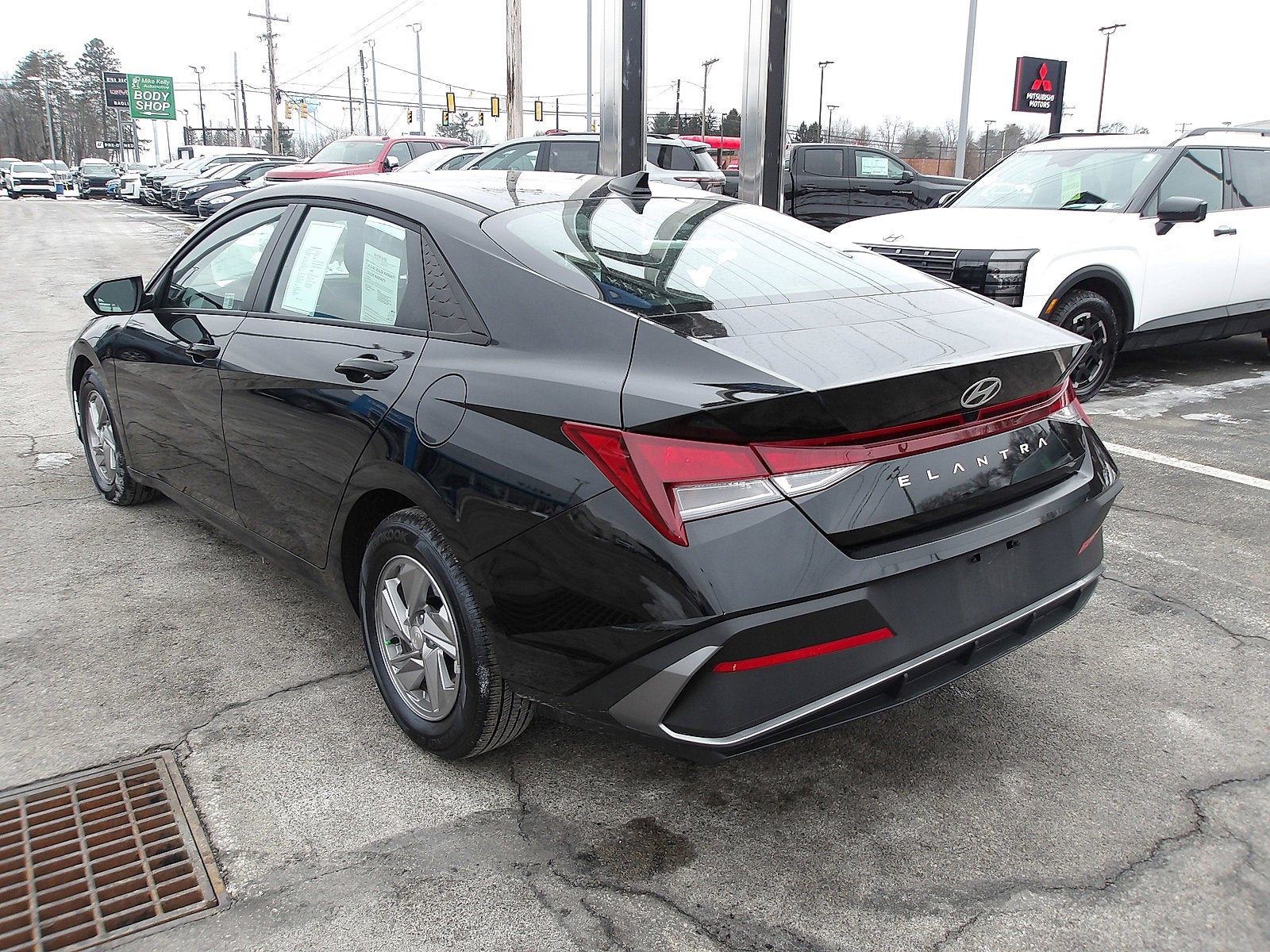 2025 Hyundai Elantra SE