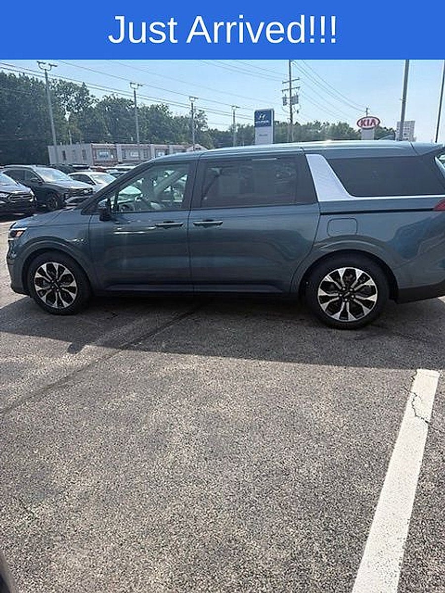 2024 Kia Carnival EX