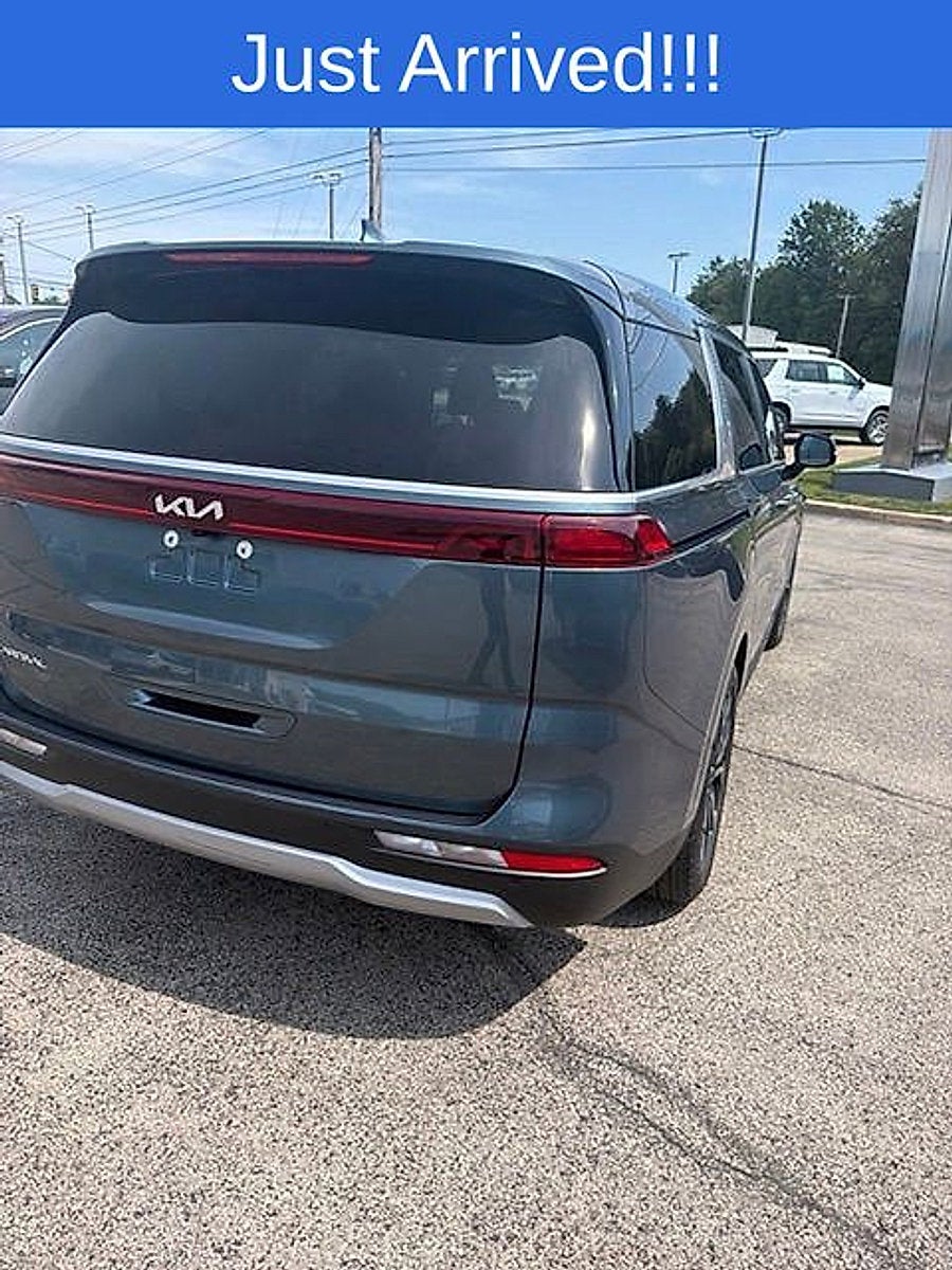 2024 Kia Carnival EX
