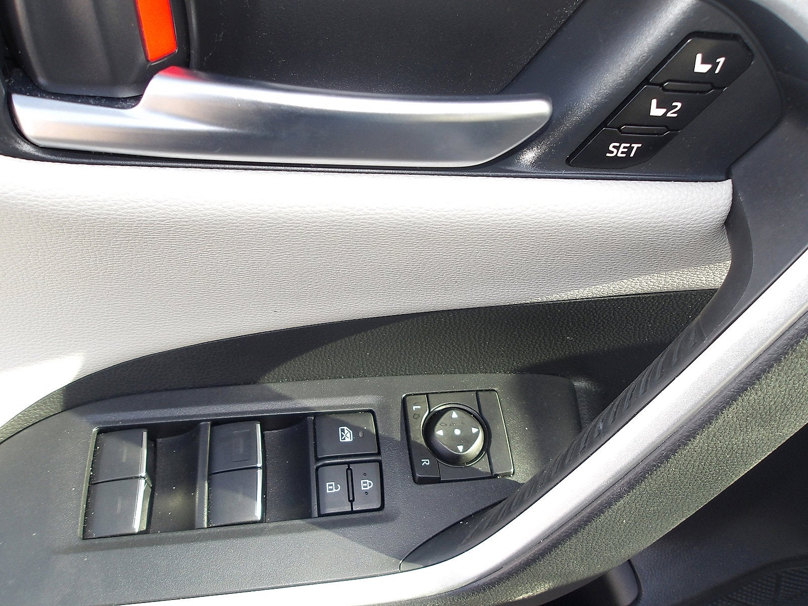 2023 Kia Carnival EX