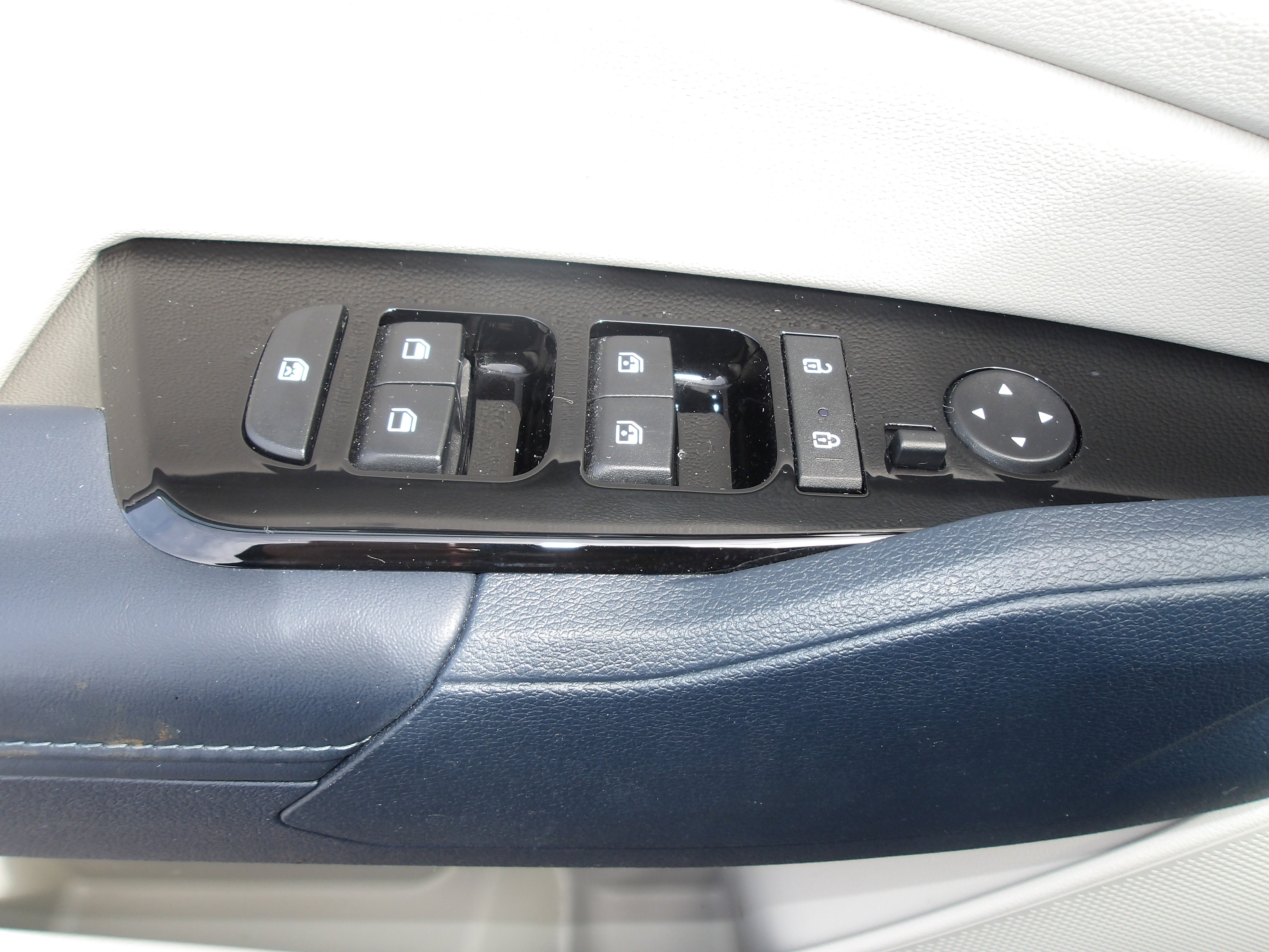 2024 Kia Sportage Hybrid EX