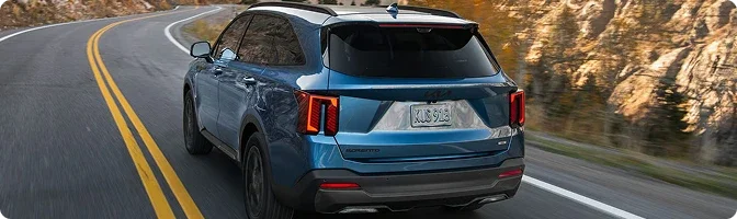 2026 Kia Sorento vs Honda Pilot head to head at a glance